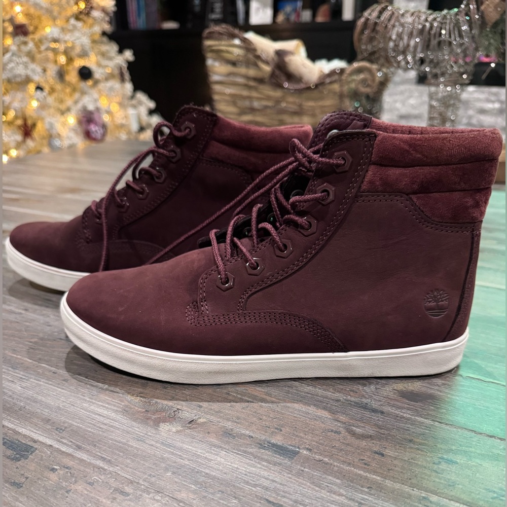 EUC Timberland Women's Burgundy Daussette Sneaker Boots